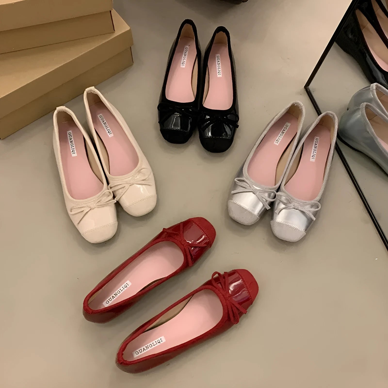 Retro-style Mary Jane ballet flats with square toe, decorative bow, and mid heel in wine red colour