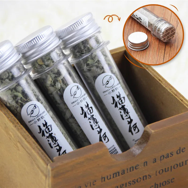 Single 45ml mint flavour catnip leaf snack in natural hand-picked catnip leaves