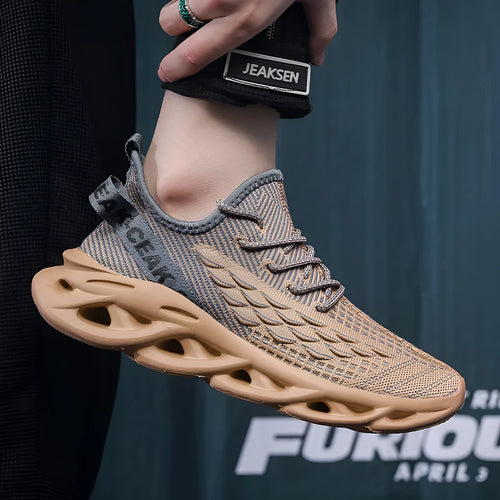 Blade mesh sports and leisure running shoes in solid colour, low-top with round toe and lace-up fastening