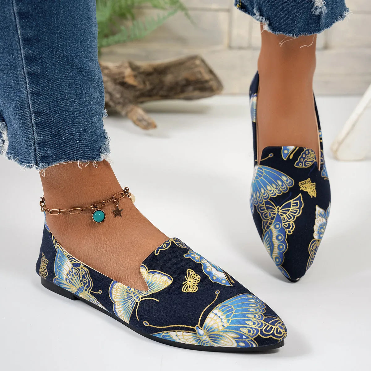 Women's printed shallow mouth pointed flat pumps with low stiletto heel in black mesh upper