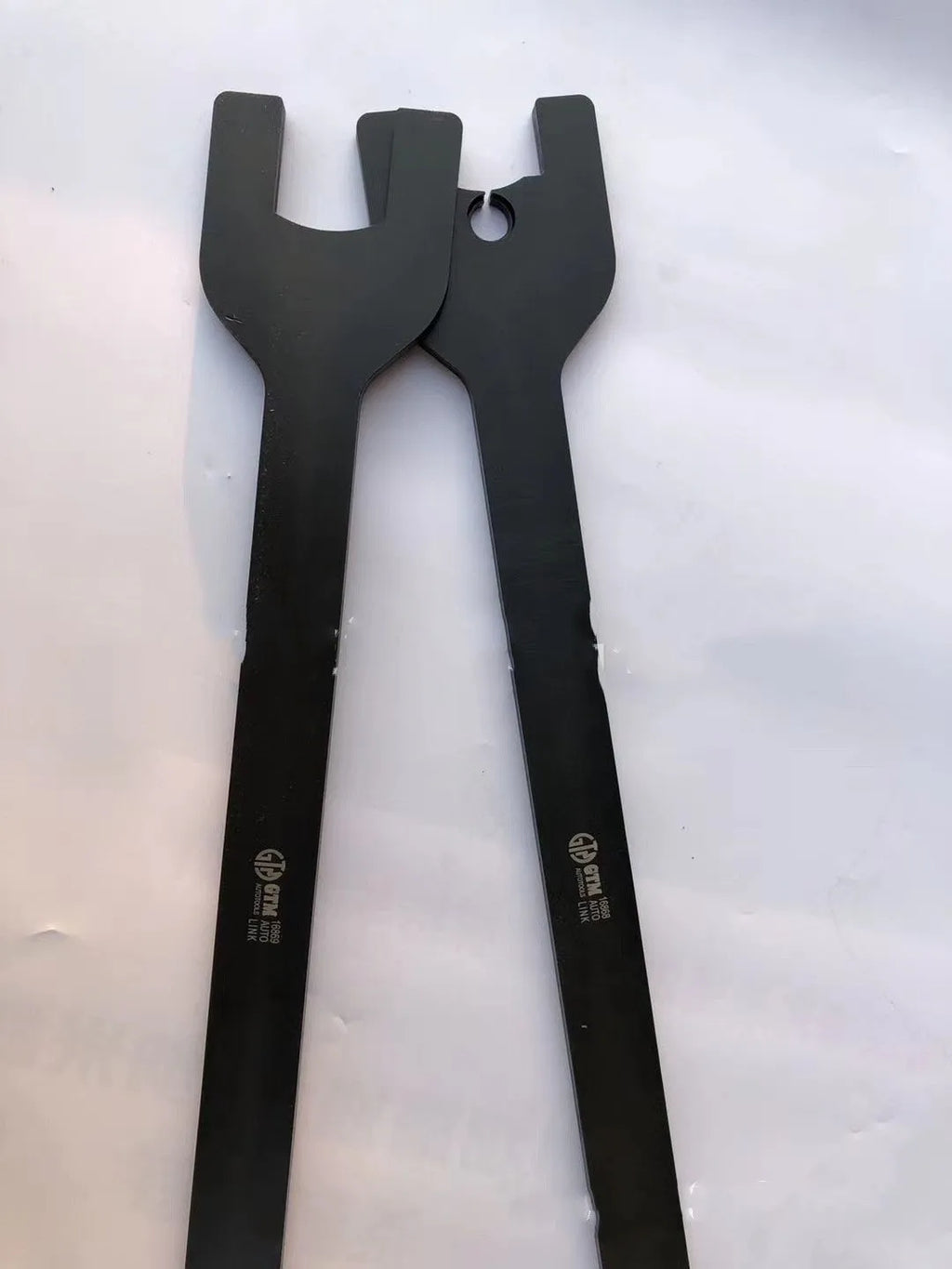 Land Rover 36mm and 40mm alloy steel fan wrench set for automotive repair.