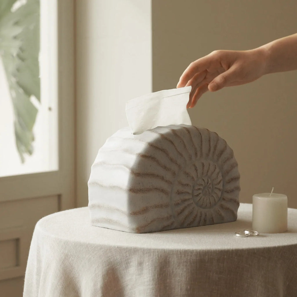 Resin conch tissue box decoration in modern simplicity style for home organising