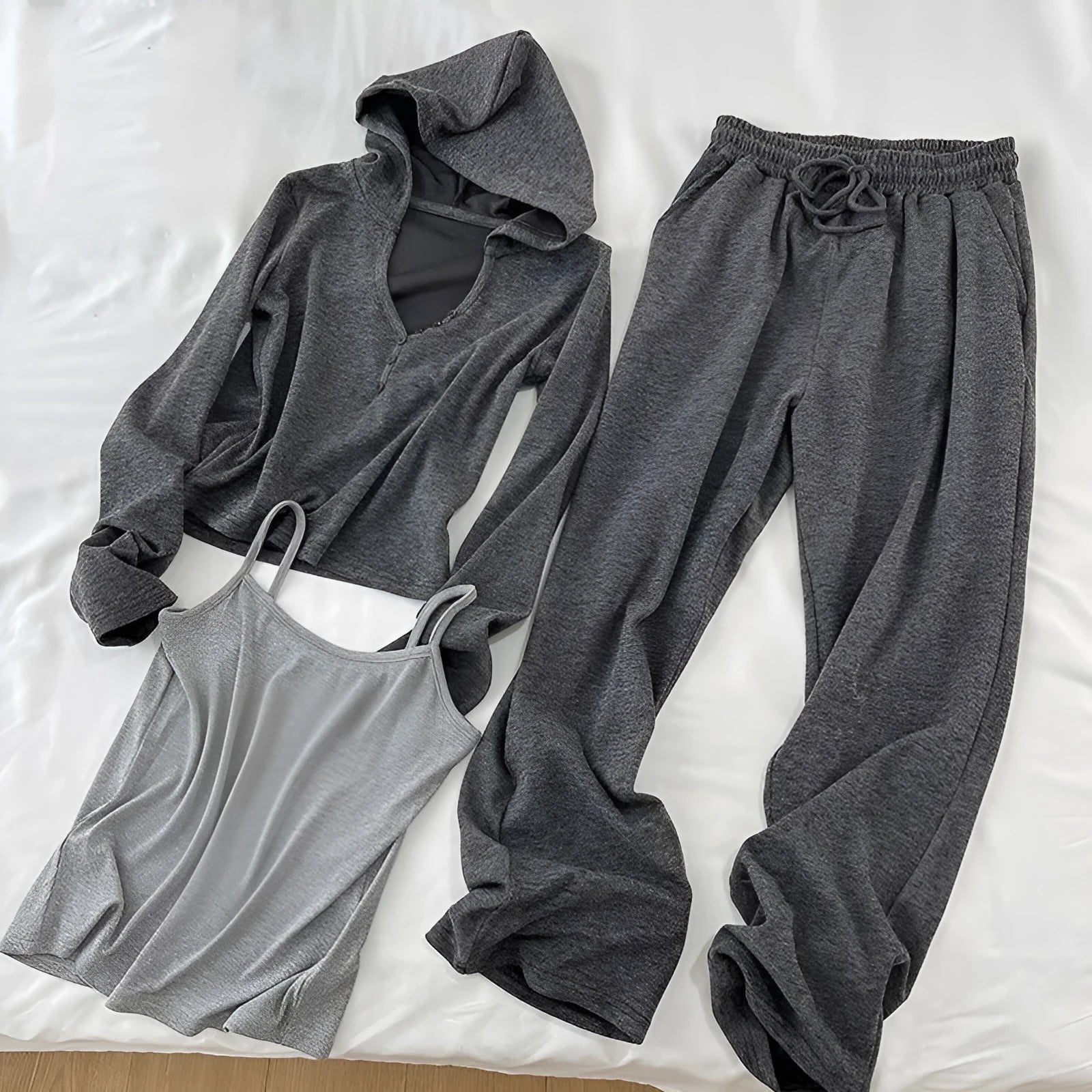 Women's casual sports suit in gray with princess sleeves, long-sleeve top, shorts, and vest