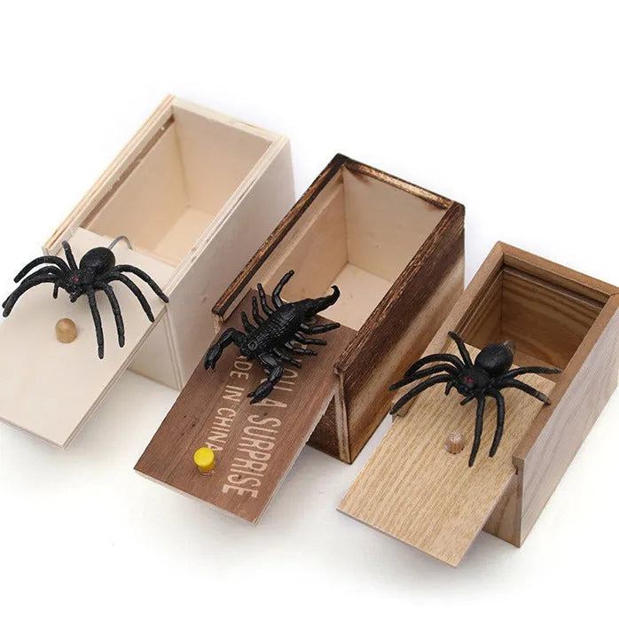 Small camellia wood prank box with spider figure for youth 15-35