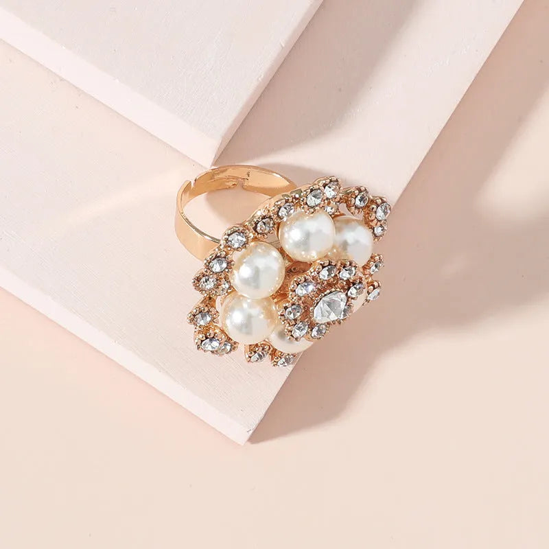 Simple Retro rhinestone pearl flower ring with white KC gold finish and adjustable opening