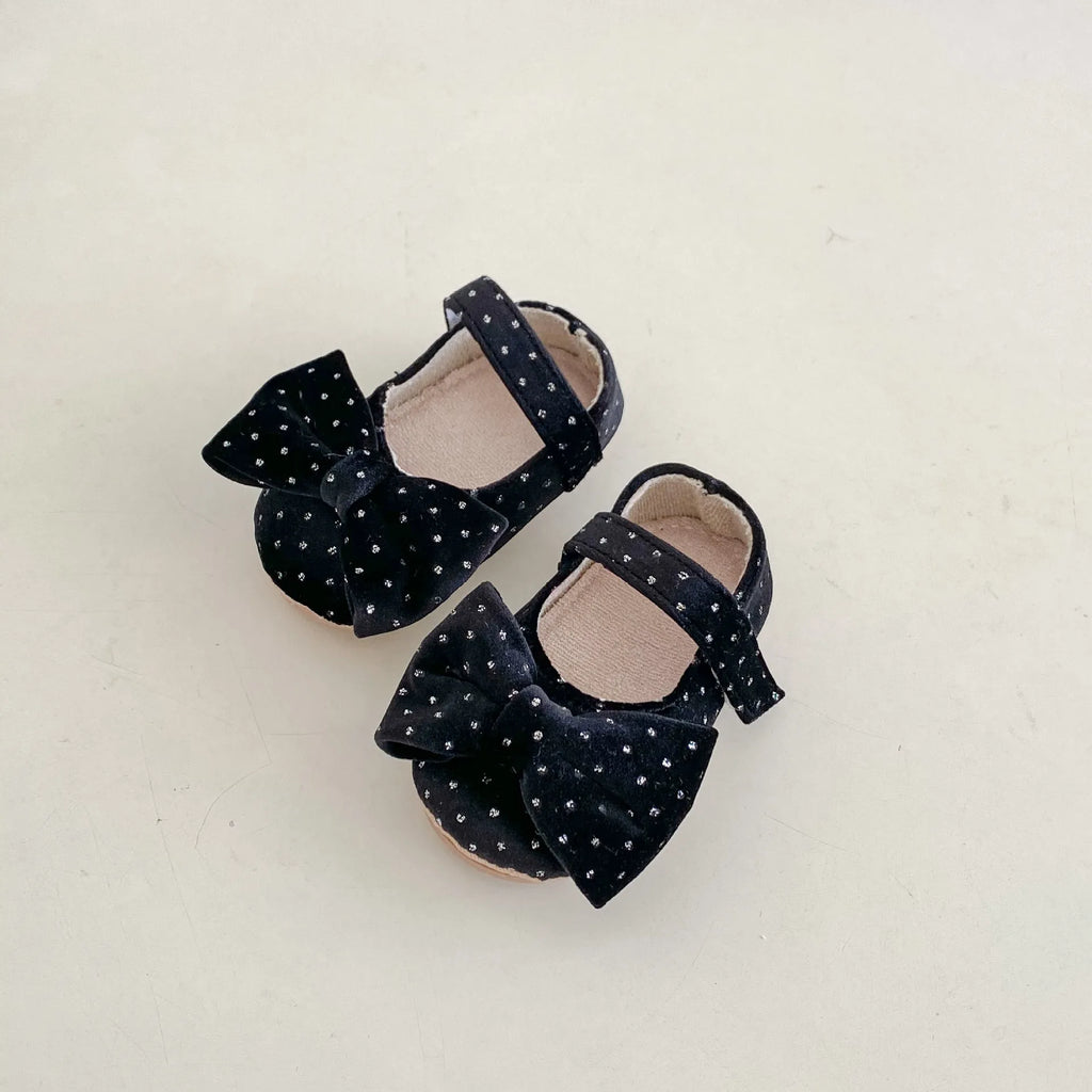 Baby girl toddler shoes with big bow and dots pattern rubber sole low top in black size M