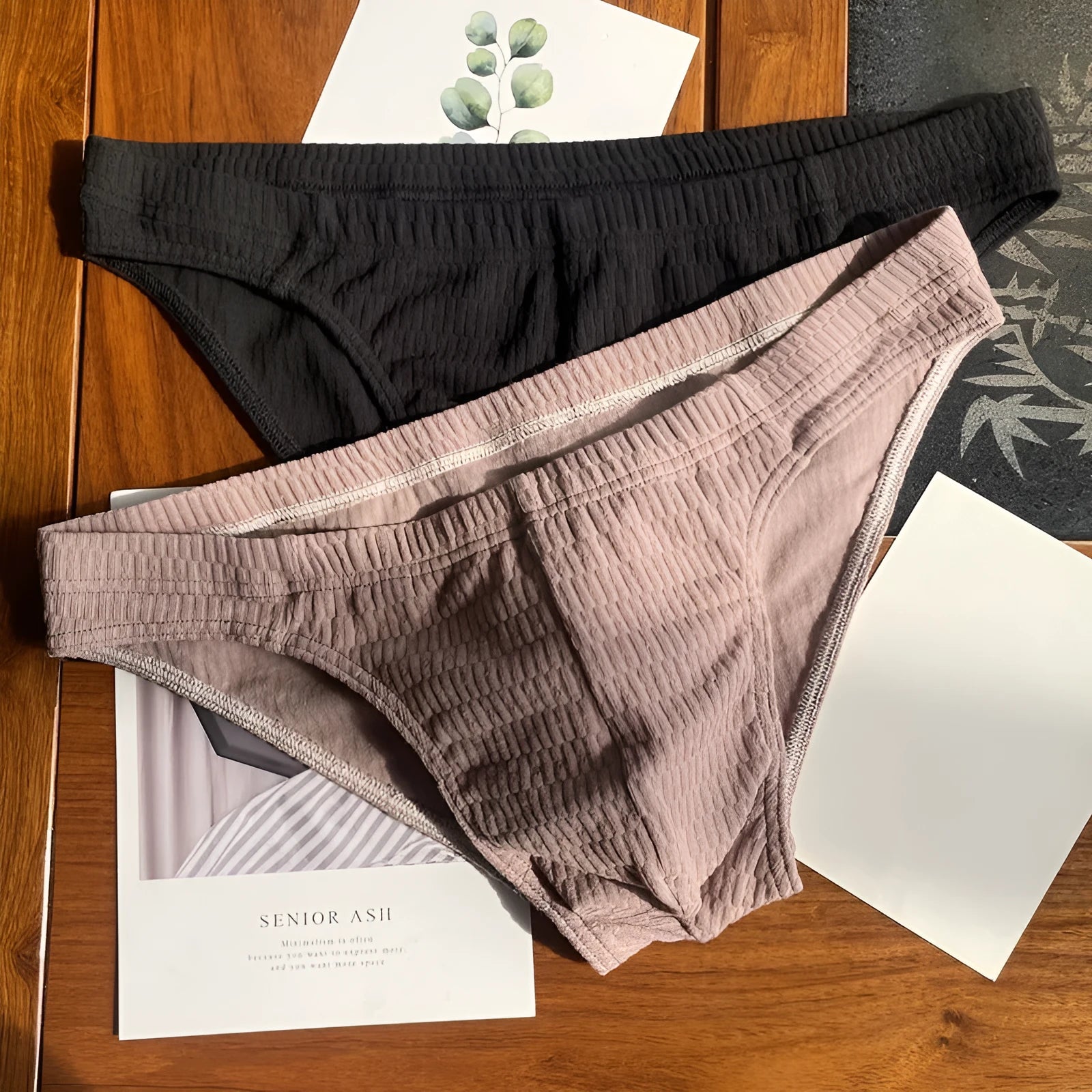 Men's pure cotton triangle briefs in a solid colour on a mid waist.