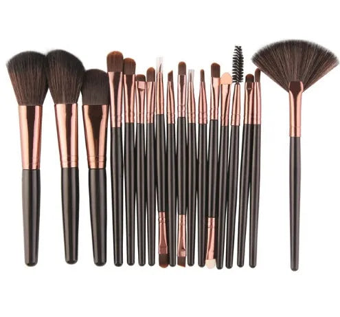MAANGE 18-piece makeup brush set with fan-shaped tools displayed, showing one of 20 available style options.