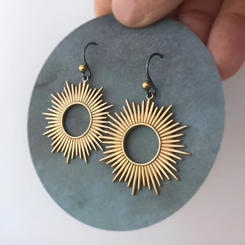 Retro new-style hollow-out distressed geometric earrings for women in alloy with electroplating finish