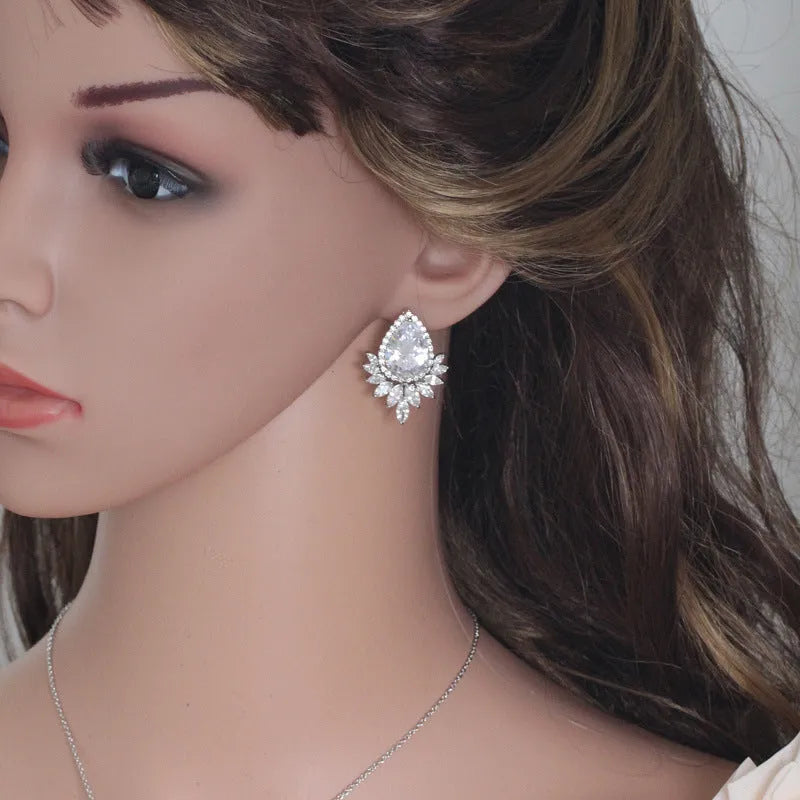 AAA jewellery chain bridal banquet set with matching necklace and earrings in blue, red or white options