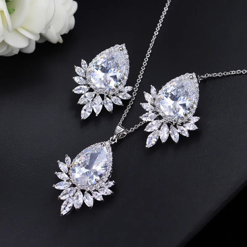 AAA jewellery chain bridal banquet set with matching necklace and earrings in blue, red or white options