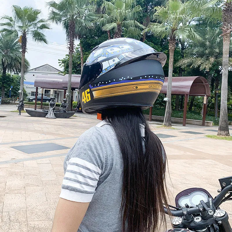 Motorcycle helmet in Dragon design with ABS construction for all-season commuting protection