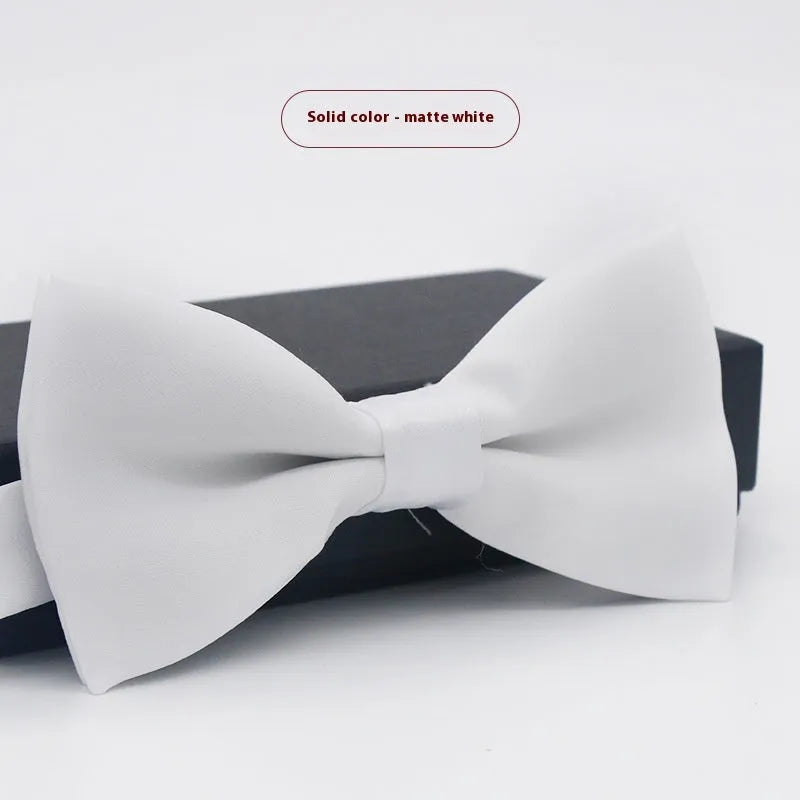 Men's solid colour flat head polyester bow tie on white background