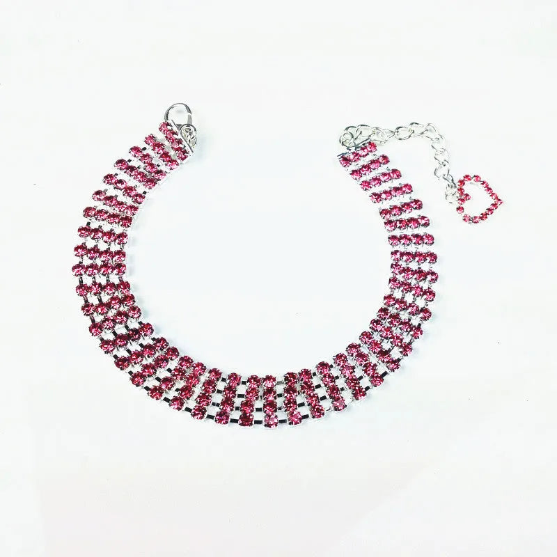 Four-row rhinestone pet collar with heart-shaped chain for dogs and cats in white colour