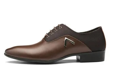 Men's black Oxford shoe with artificial PU upper and rubber sole, shown on a size chart background.