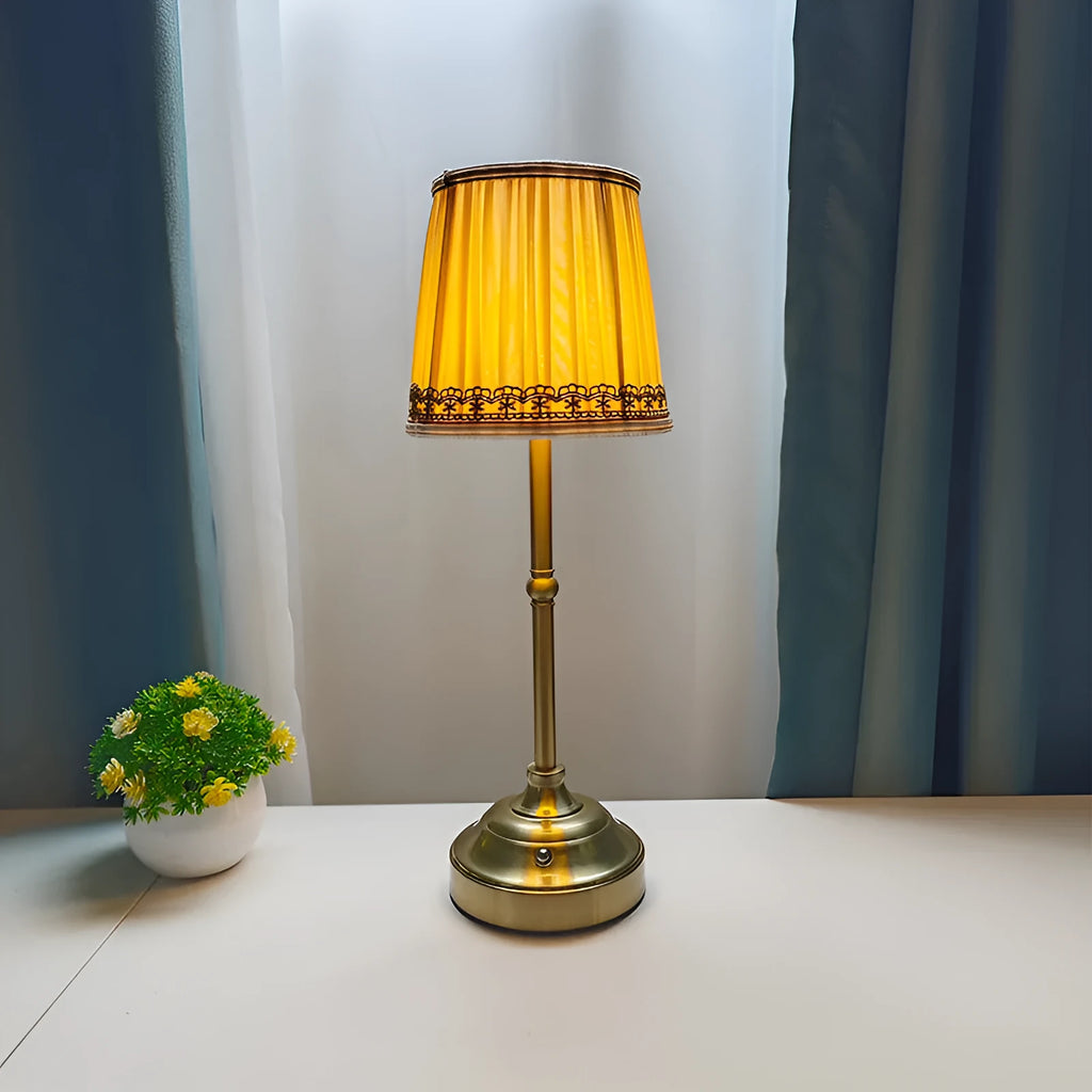 Nordic modern simple table lamp, 14x40cm, built-in battery, 3W three-colour light, gold style A or B