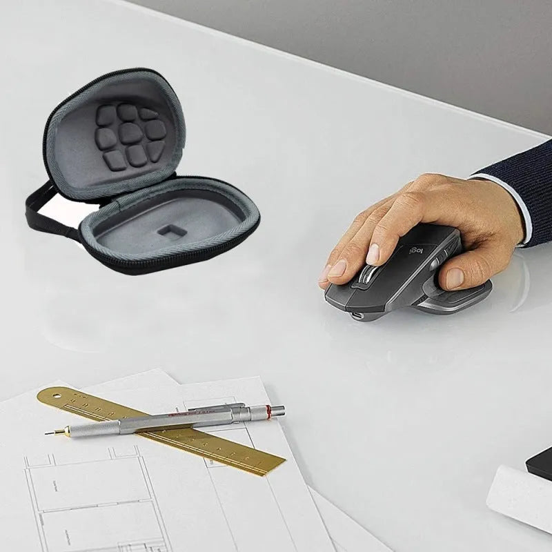 Black mouse storage box with nylon 1200D exterior and handle, interior EVA foam padding