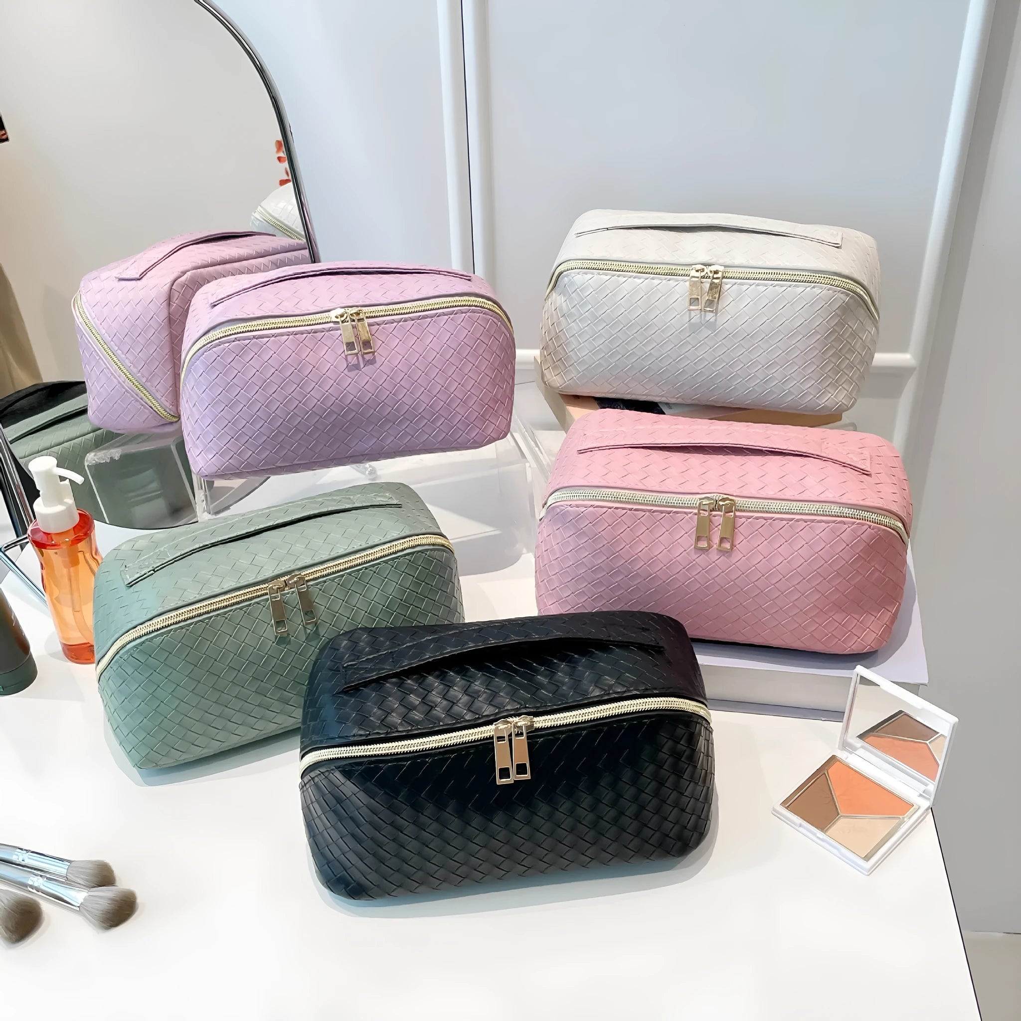 Waterproof large capacity PU storage toiletry bag in multiple colours for cosmetics