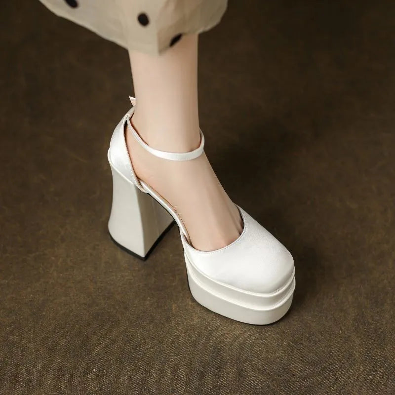 Women's waterproof chunky heel platform pumps in champagne colour with round toe