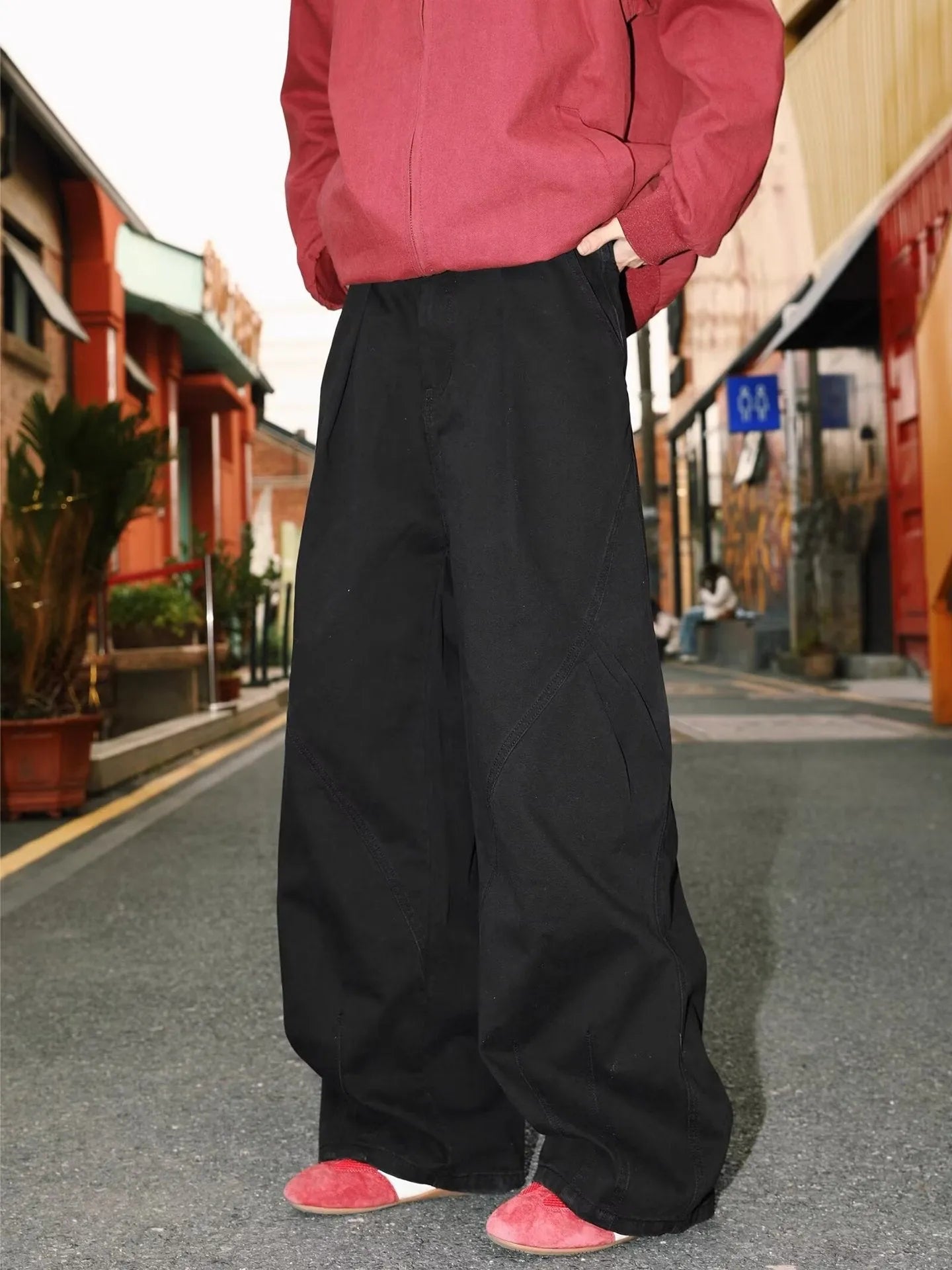 Men's straight leg trousers in stripe pattern with micro elasticity, shown in black, brown and apricot colours
