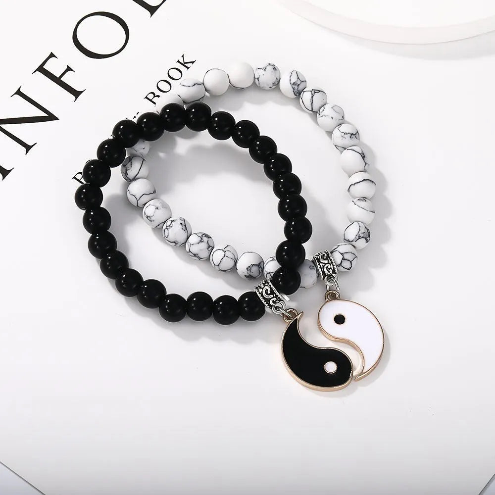 Eight-diagram geometric alloy bracelet with electroplated metallic finish