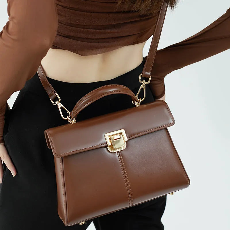 Women's genuine leather shoulder bag with vachette clasp in horizontal square shape