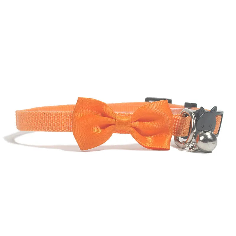Multi-colour adjustable cat collar with bell and striped pattern in nylon material