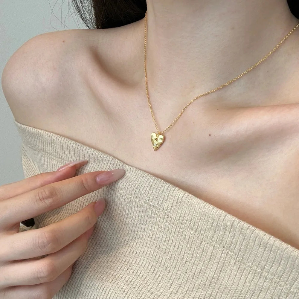 Love Women's Fashion clavicle chain in 925 silver with O-ring chain and love pendant
