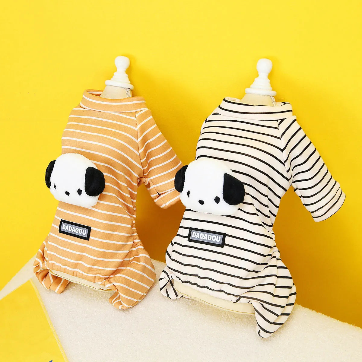 Two-leg dog sweater in polyester, available in orange or black in sizes S to XXL