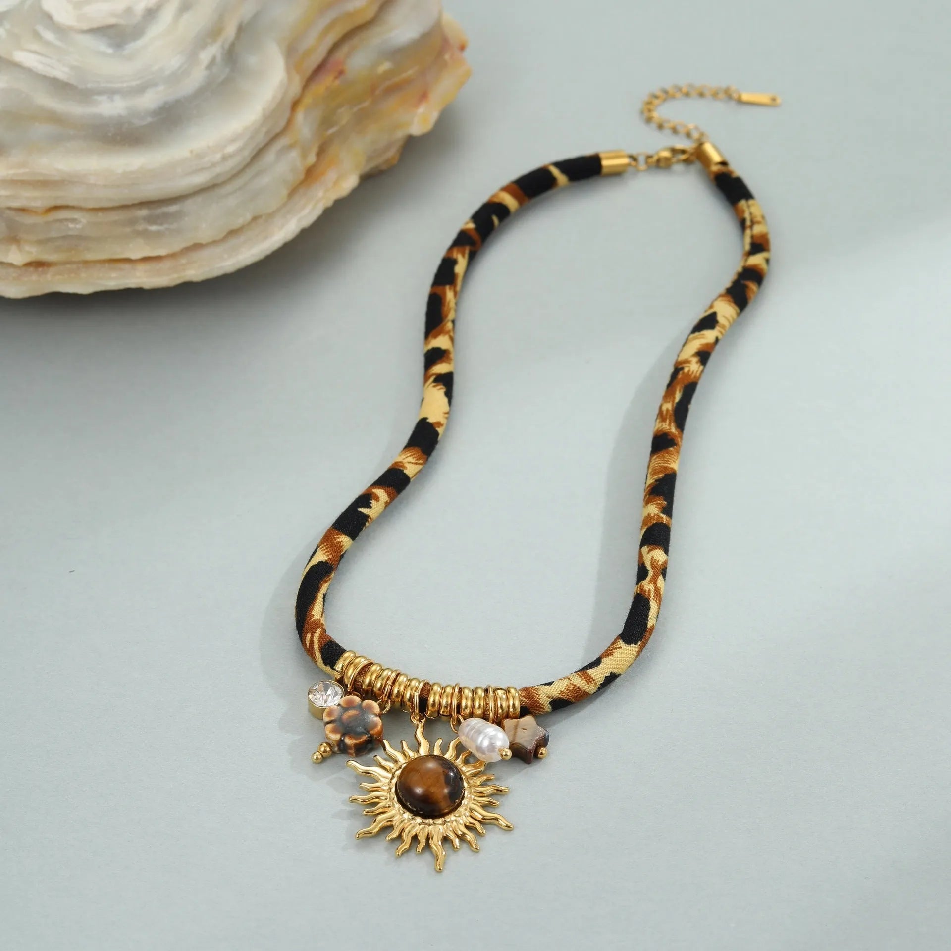 Geometric leopard pendant stainless steel necklace with gold electroplating on adjustable chain