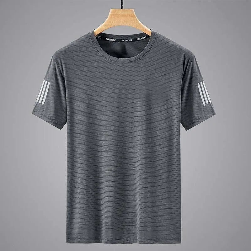 Men's summer solid colour ice T-shirt in black polyester bird eye cloth with round neck and short sleeves on a plain background