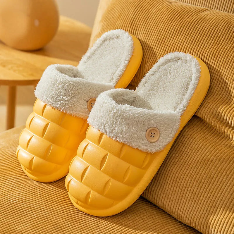 Plaid detachable slippers with a non-slip EVA sole and warm plush inner lining.