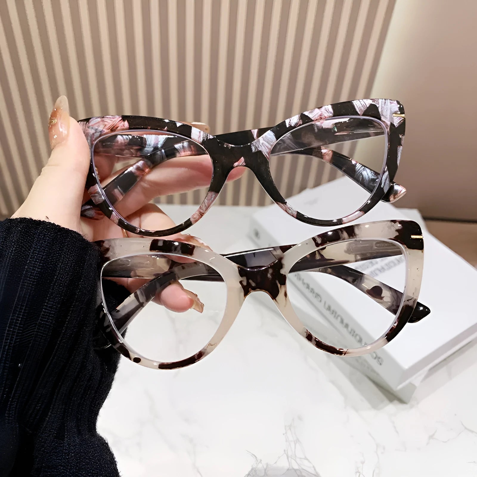 Women's cat's eye reading glasses with dragon and phoenix decoration on large frame