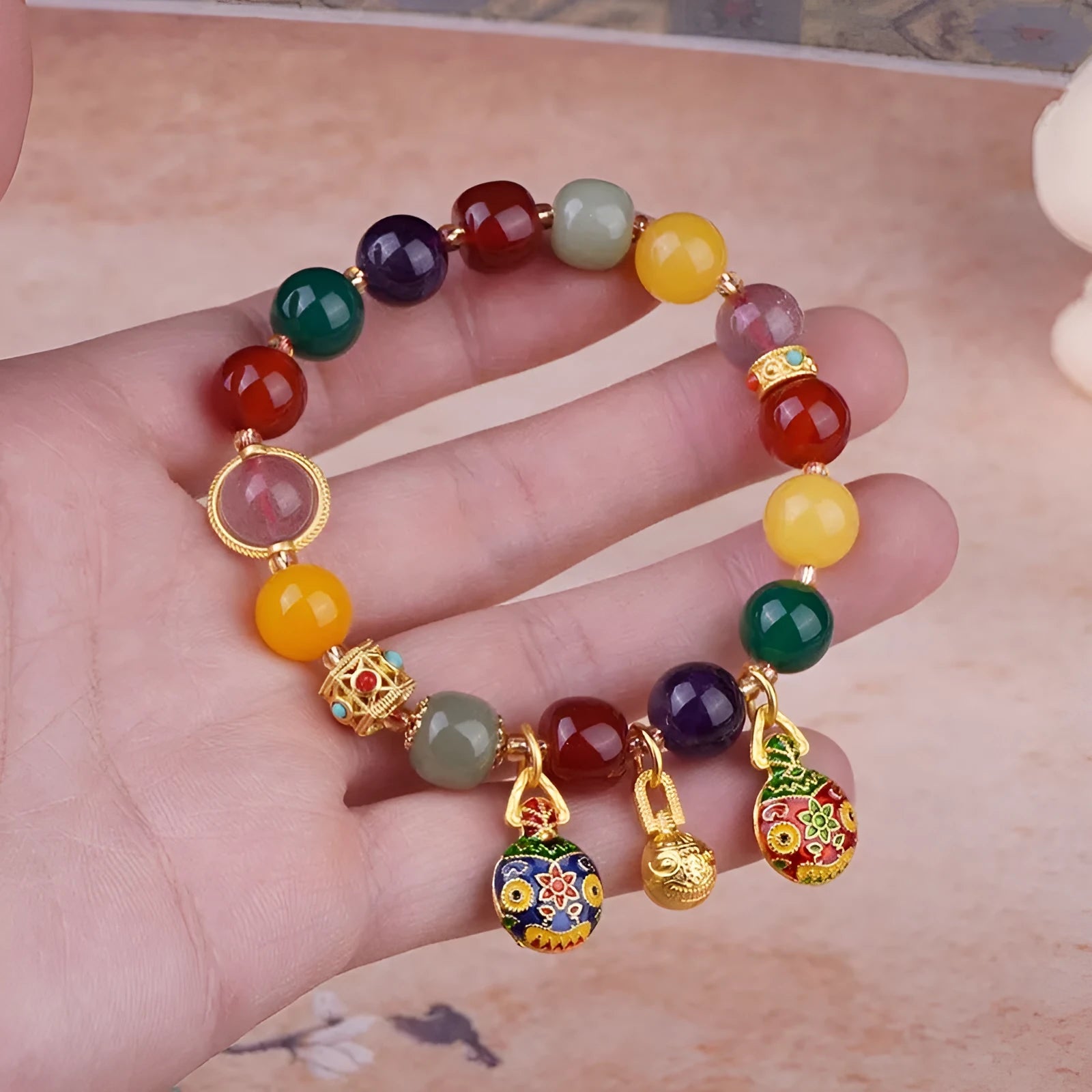 Hand-woven agate bracelet with swallowing gold beast motif and 10mm beads