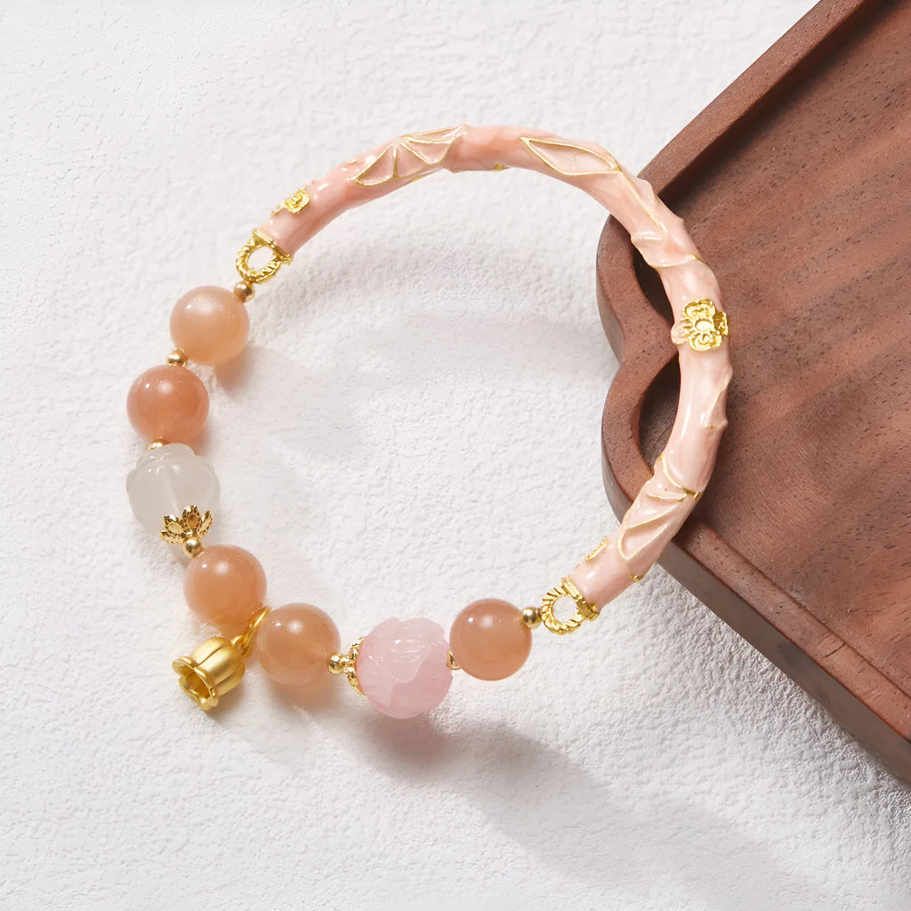 Half-life Liangyuan Lily Jade half bracelet with geometric Chinese-style design