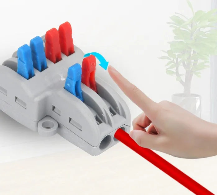 Wago brand quick wire connector with fire-insulated shell for 32A electrical connections.
