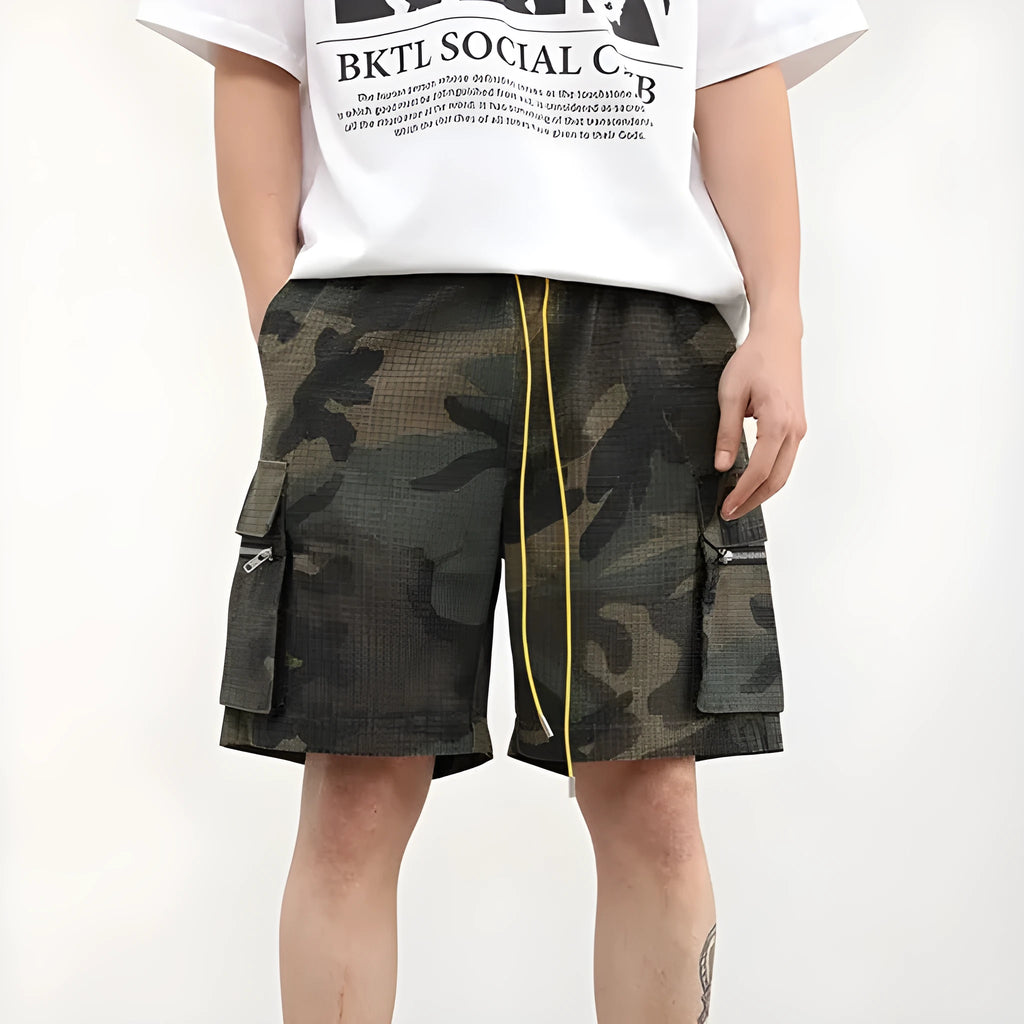 Men's camouflage work shorts with multiple pockets, cropped length and mid waist design