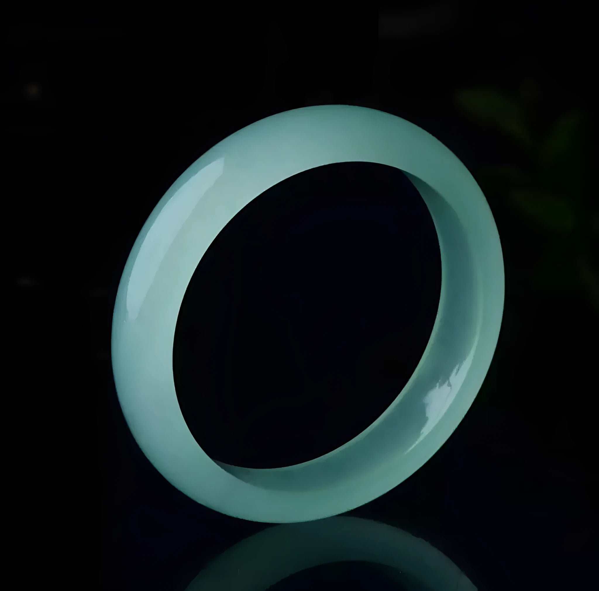 Oil cyan light green jade bracelet for women with modern design and adjustable sizing