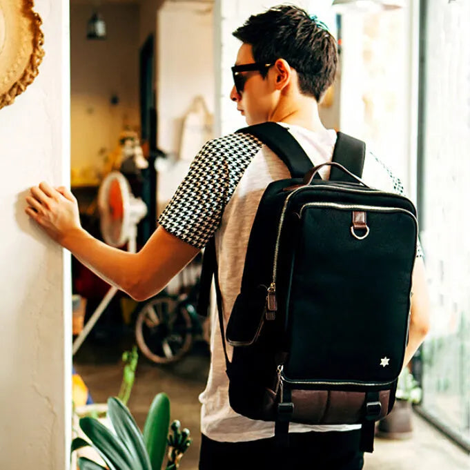 Men's Korean-style backpack in Oxford cloth with 30x46cm capacity and waterproof fabric