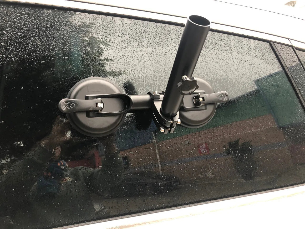 Black off-road car glass sucker mounting base with round rubber suction cup