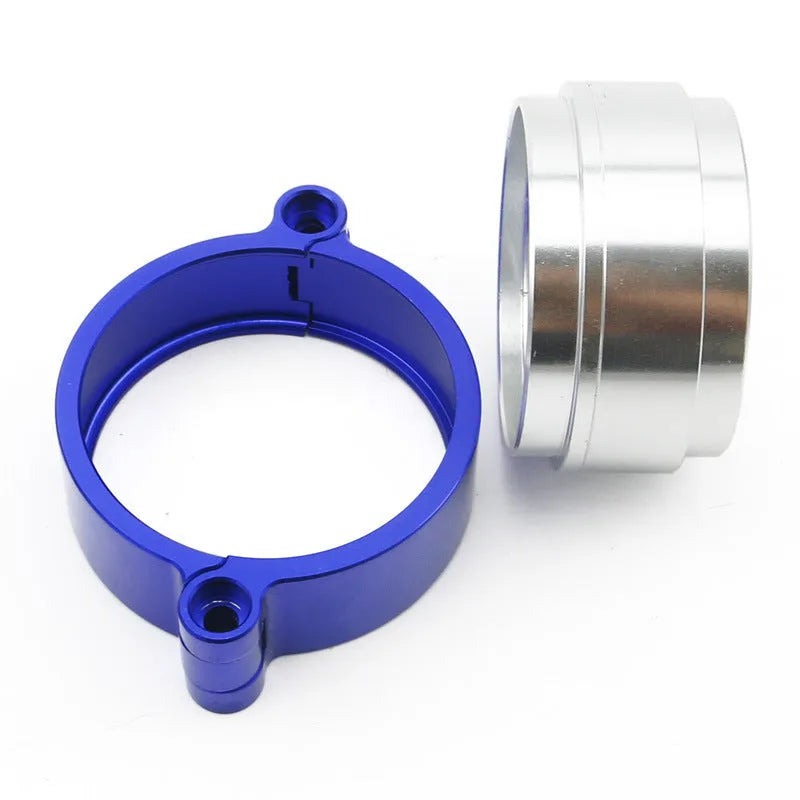 Aluminium high-pressure clamp for turbocharger exhaust pipe in black, blue, or red.