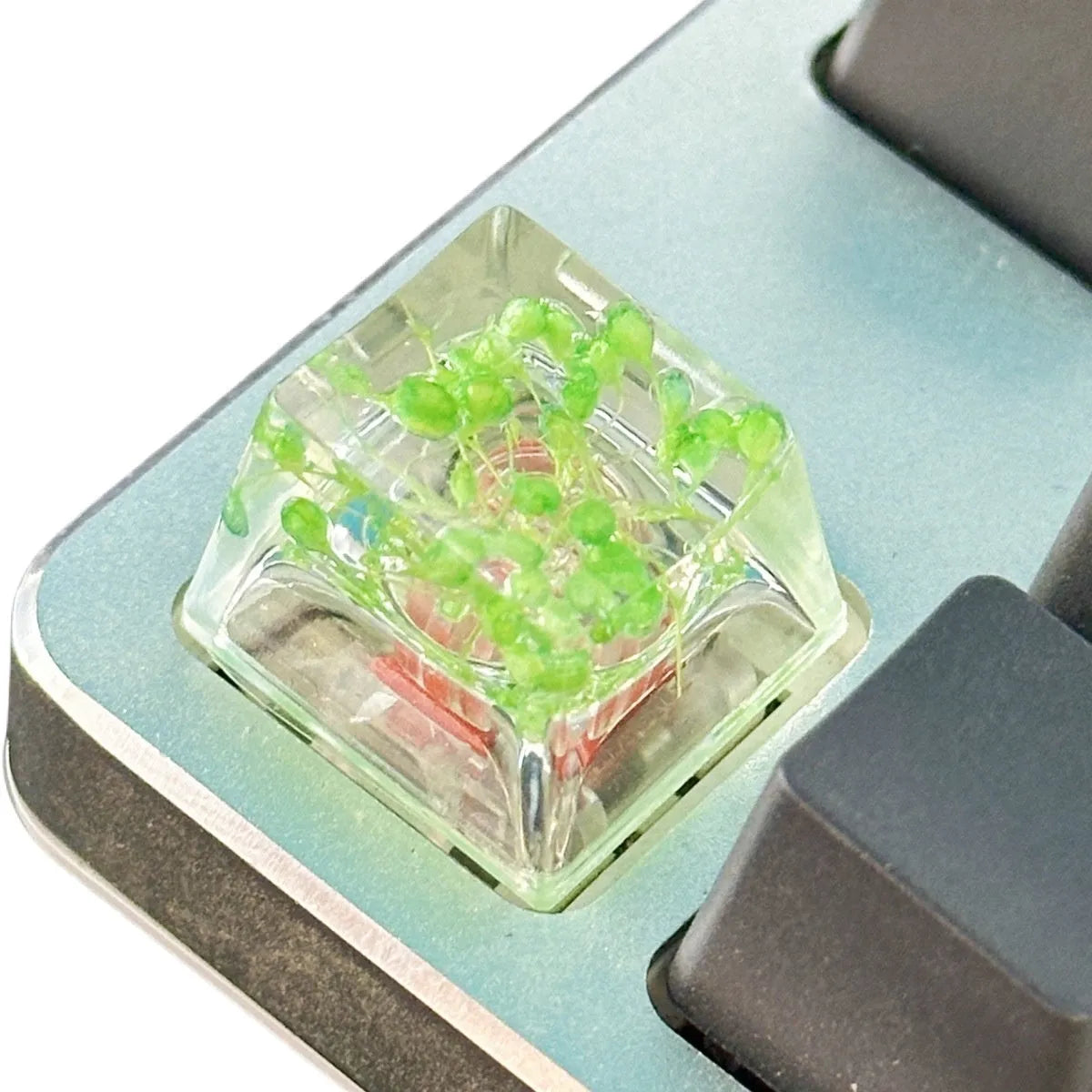 High transparency resin mechanical keyboard keycap with starry sky design in green colour