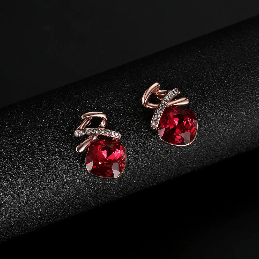 Women's alloy bridal necklace and earrings set with diamond processing and water wave chain.