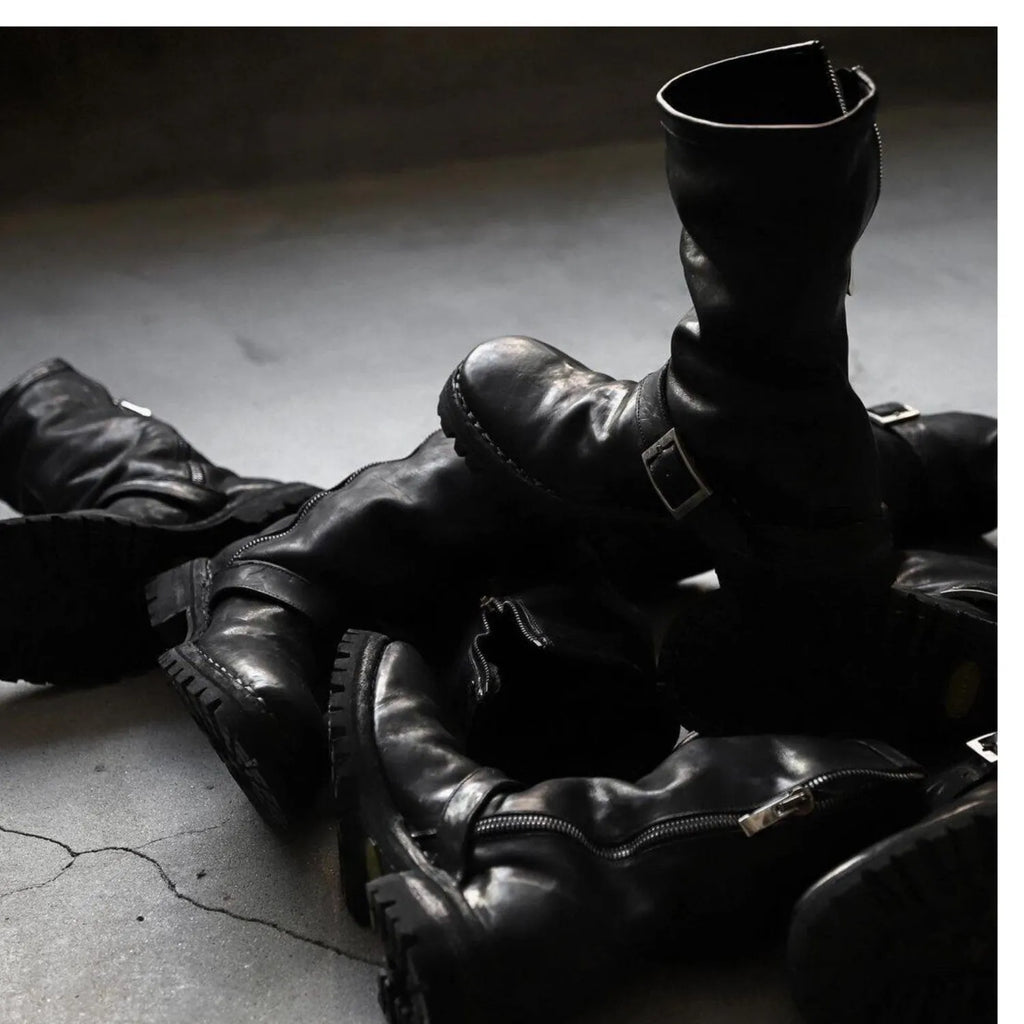 Men's black retro Martin ankle boots with a full-length side zipper and round toe.