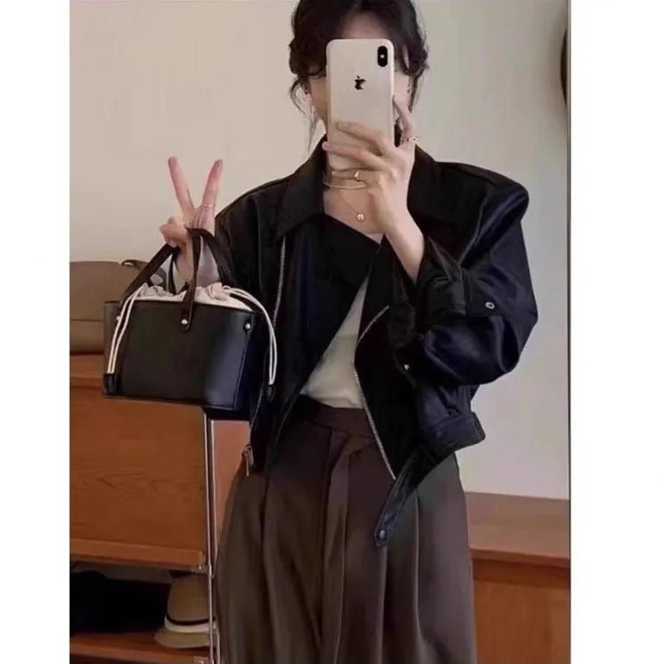 Women's brown retro slim-fit leather-style jacket with regular sleeves and pockets