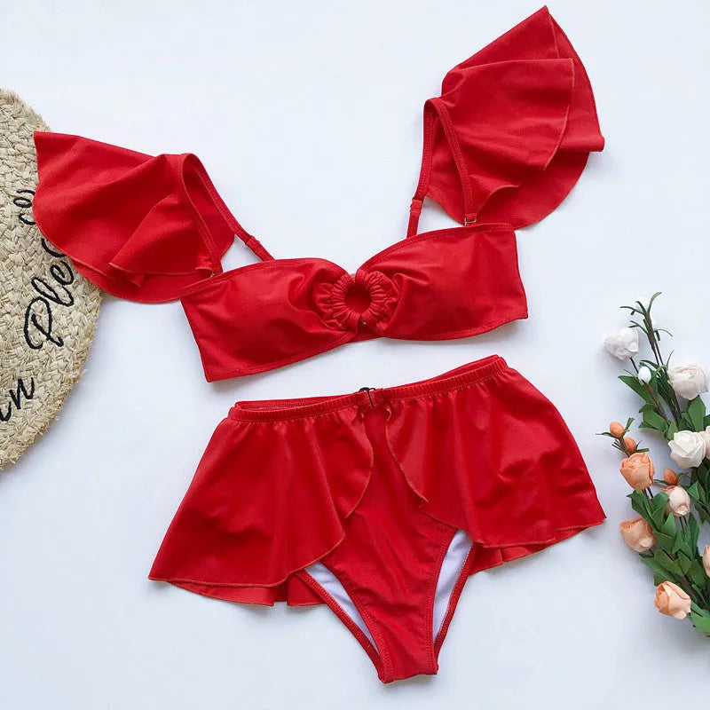 Women's three-piece flounced bikini swimsuit in red nylon and spandex