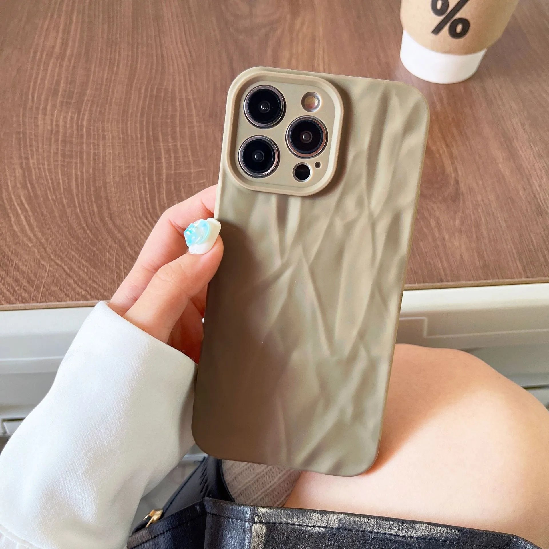 Frosted TPU phone case with pleated pattern in solid colour for iPhone