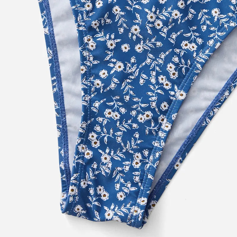 Blue three-piece swimsuit set without steel rings, consisting of a top and shorts.