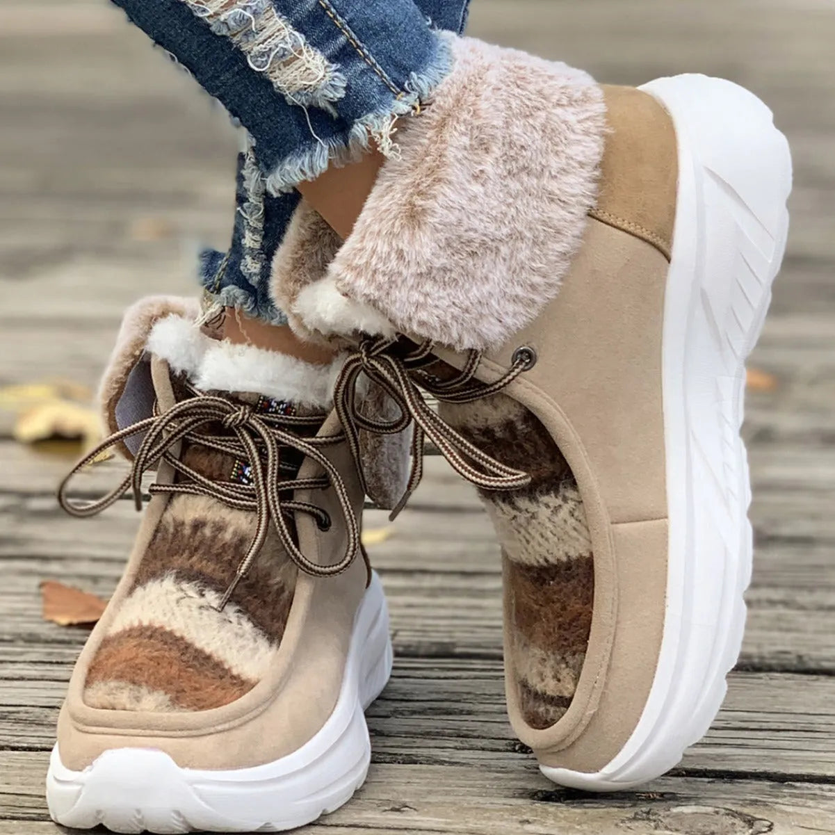 Women's beige lace-up snow boots with platform sole and thermal plush lining