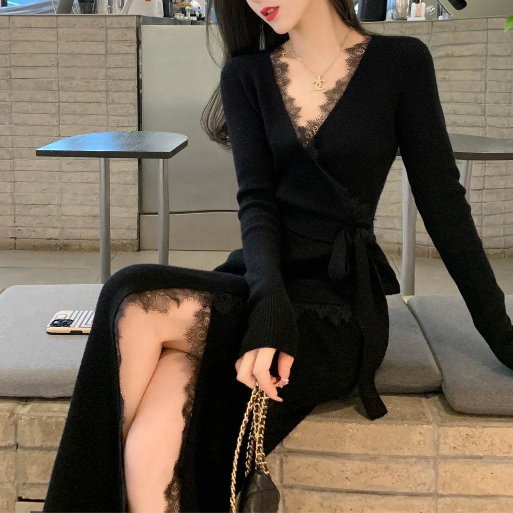 Black knee-length women's skirt with princess-line seams for a slim fit silhouette.
